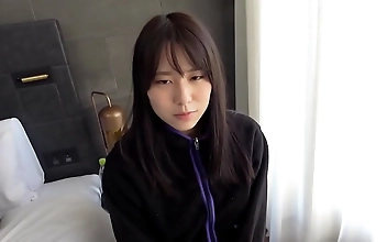 ほぼ処女 #男』で家出少女の魅惑のボディを発掘する-前編