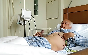 AV女優が化学療法中の勃起の秘密を暴露する