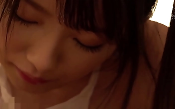 エッチな熟女とラッキーな教え子のスチームなJAVハネムーンを体験しよう！