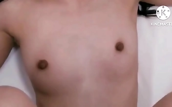 甘美な日本人のエンターテイナーが、心を揺さぶるフェラテクであなたを圧倒する様子をご覧あれ！