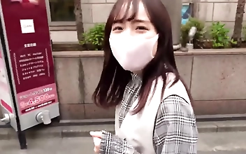 小柄な女子大生と、彼女の飽くなきタイト・ホワイティで、あなたのファンタジーを解き放つ！