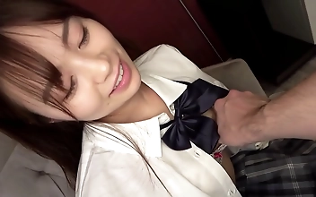 JAVの美しさを解き明かす～元バレエダンサー、縞ランジェリーで豊満な資産と引き締まったアソコ