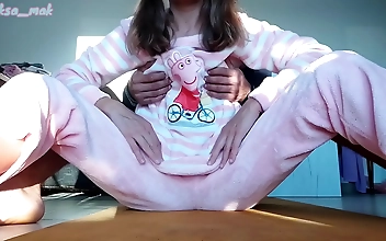 義理の兄弟と義理の姉妹の甘美な生活を解き明かす～DVDはベッドでのセックスキャパデーを漏らす！