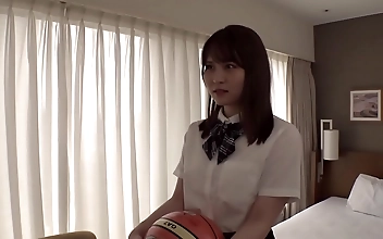 JAVビューティーが弟のためにセンシュアル・タッチを体験させる