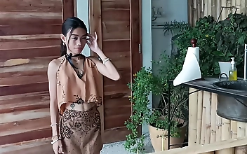 義兄弟のタトゥーだらけのアジア系彼女が毎日ヤラれる～タブーだらけの家族愛