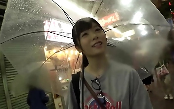 シラからインスパイアされたノアチャンを紹介する～昼はビールの売り子、夜は誘惑する女