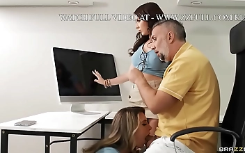 エラ・リースとチャーリー・サマーがBrazzersの24時間ファックフェストに登場！