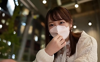 ひなたちゃんを紹介しよう。甘美なボディがたまらない、あなたの次のガールフレンドだ！