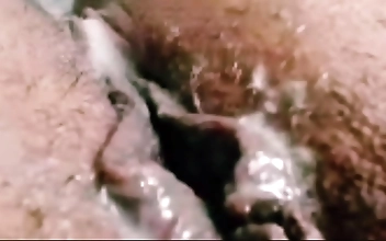 AV淫乱女、予告なしにザーメンで満たされる - 必見！