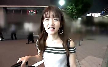 JAVセンセーション～セクシーシンガーソングライター、クリーミーな中出しで扇子を持つ！