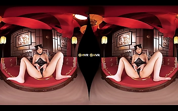 春麗風チョンマゲ娘がベッドの上でオナニーしながら潮を吹く - Trailer