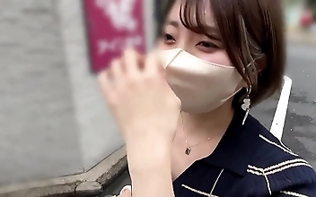 あずさの欲望の奥底を探りたい？懐かしいボーイフレンドのチンポの味を楽しむ彼女をフルHDで見る！