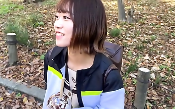 日本美女がJAVで淫らな姿を披露する